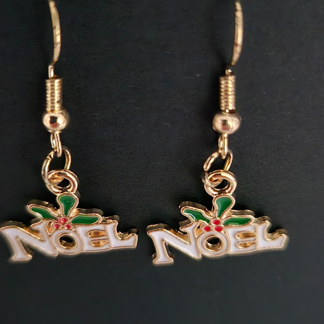 Ohrringe mit Noel-Schriftzug