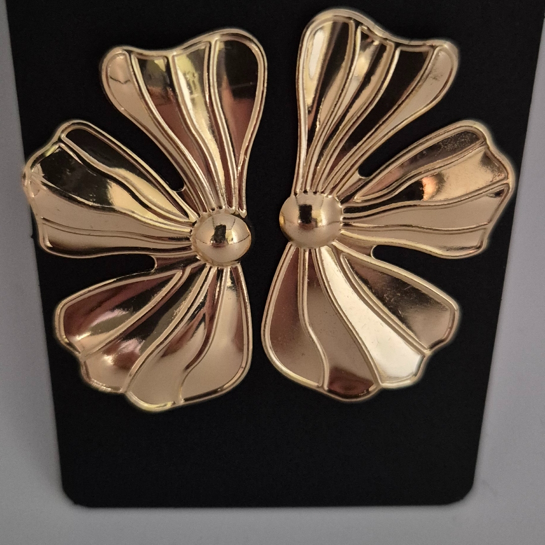 Halbe Blätter vergoldet