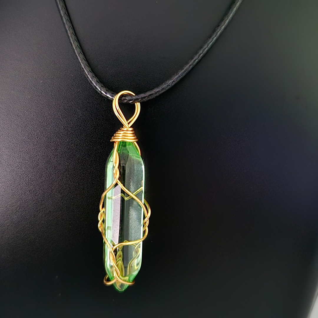 Kristall mit Draht Grün