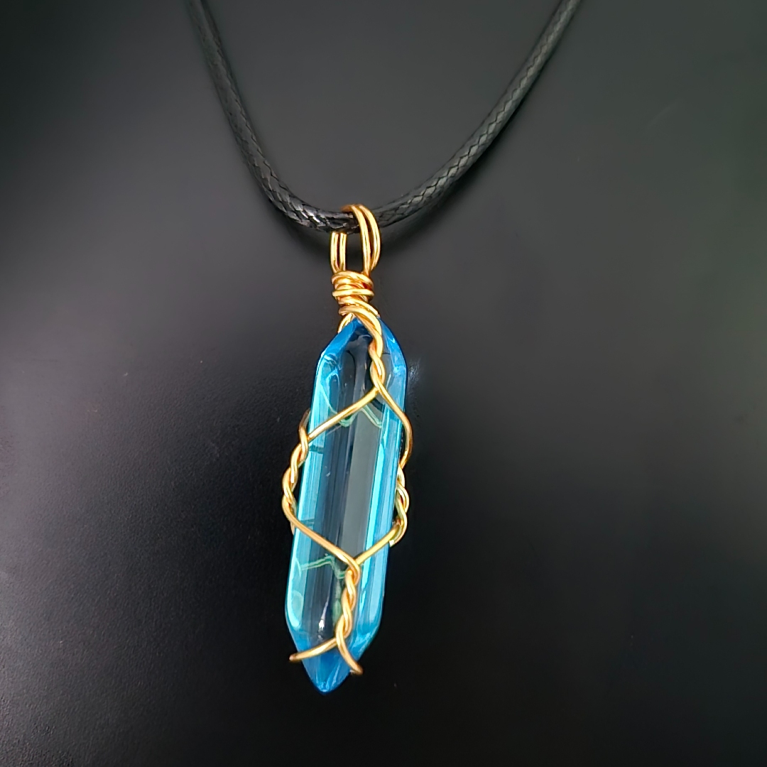 Kristall mit Draht Hellblau