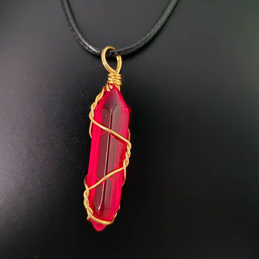 Kristall mit Draht Rot