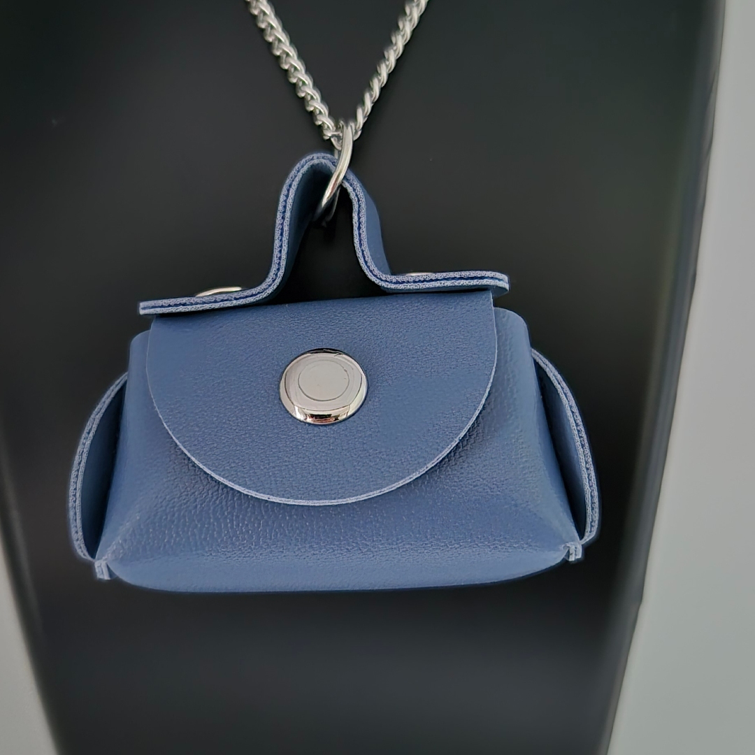 Kette mit Tasche Blau
