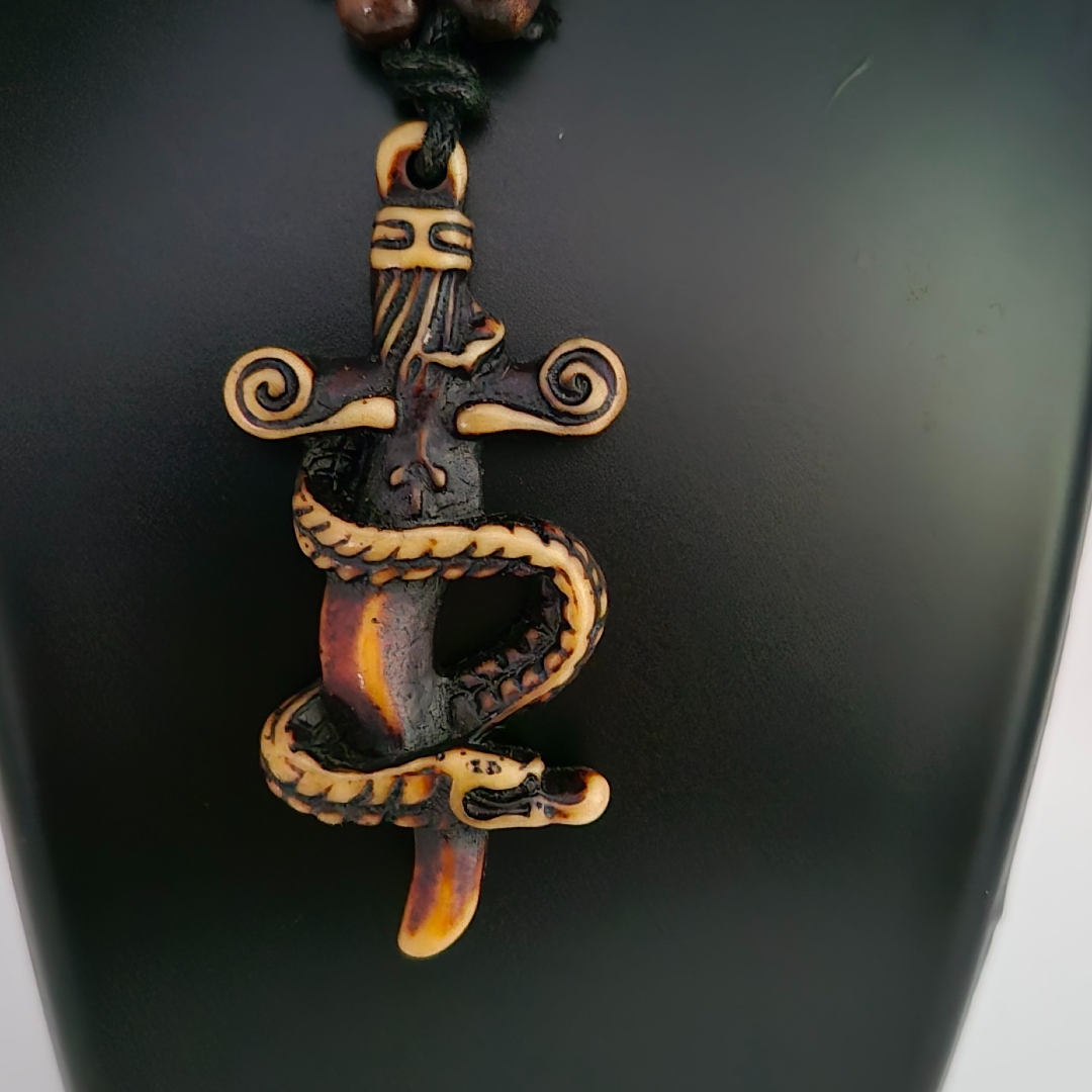 Schwert mit Schlange