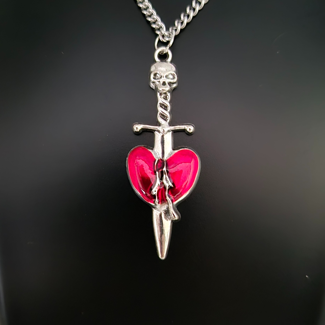 Herz mit Schwert Emailliert