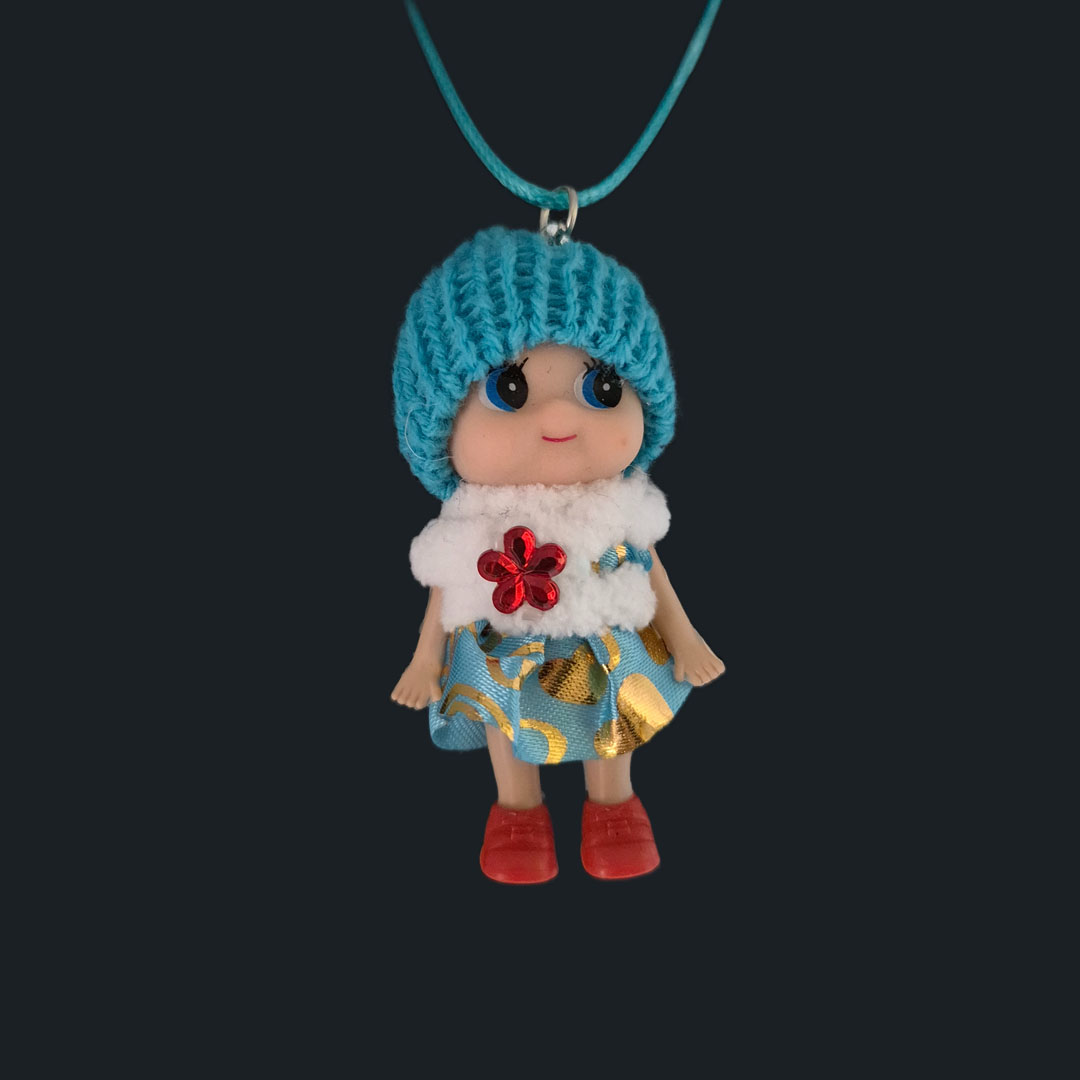 Puppe - Blaues Kleid - Rote Blume