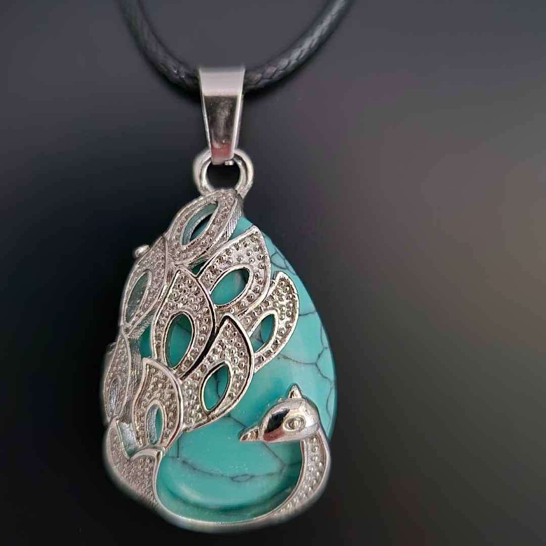 Pfau - Anhänger mit Stein in Türkis