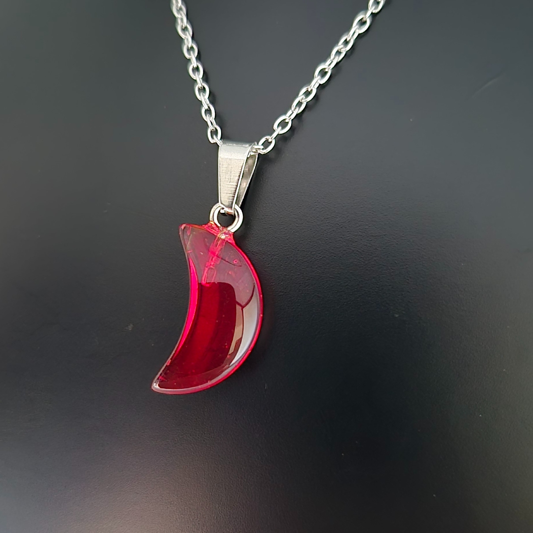 Kette mit Mond - Anhänger - Rot