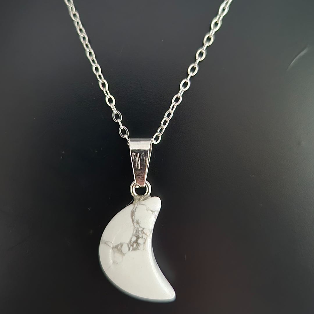 Kette mit Mond - Anhänger - Weiß