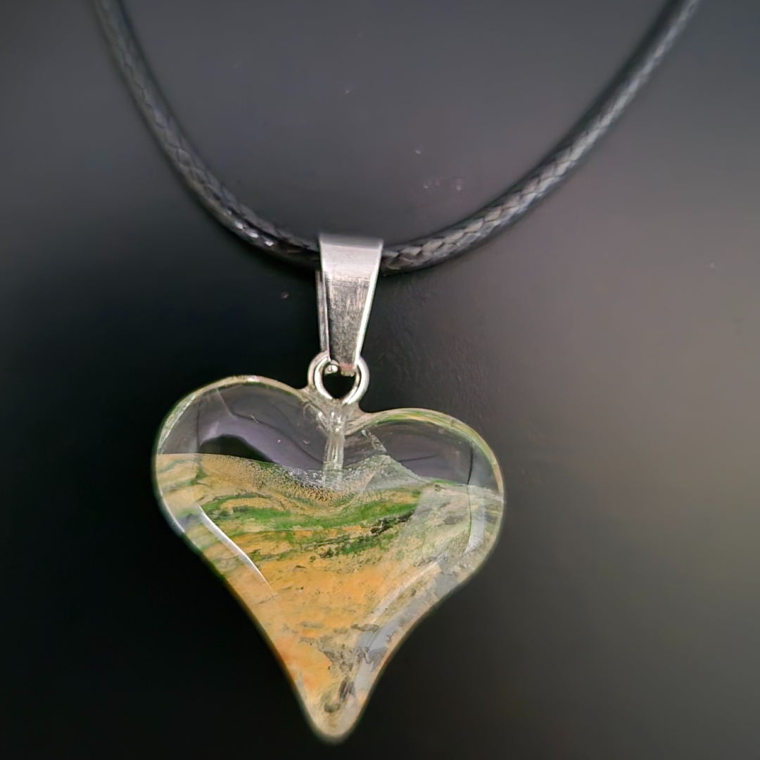 Geschwungenes Glas - Herz - Grün