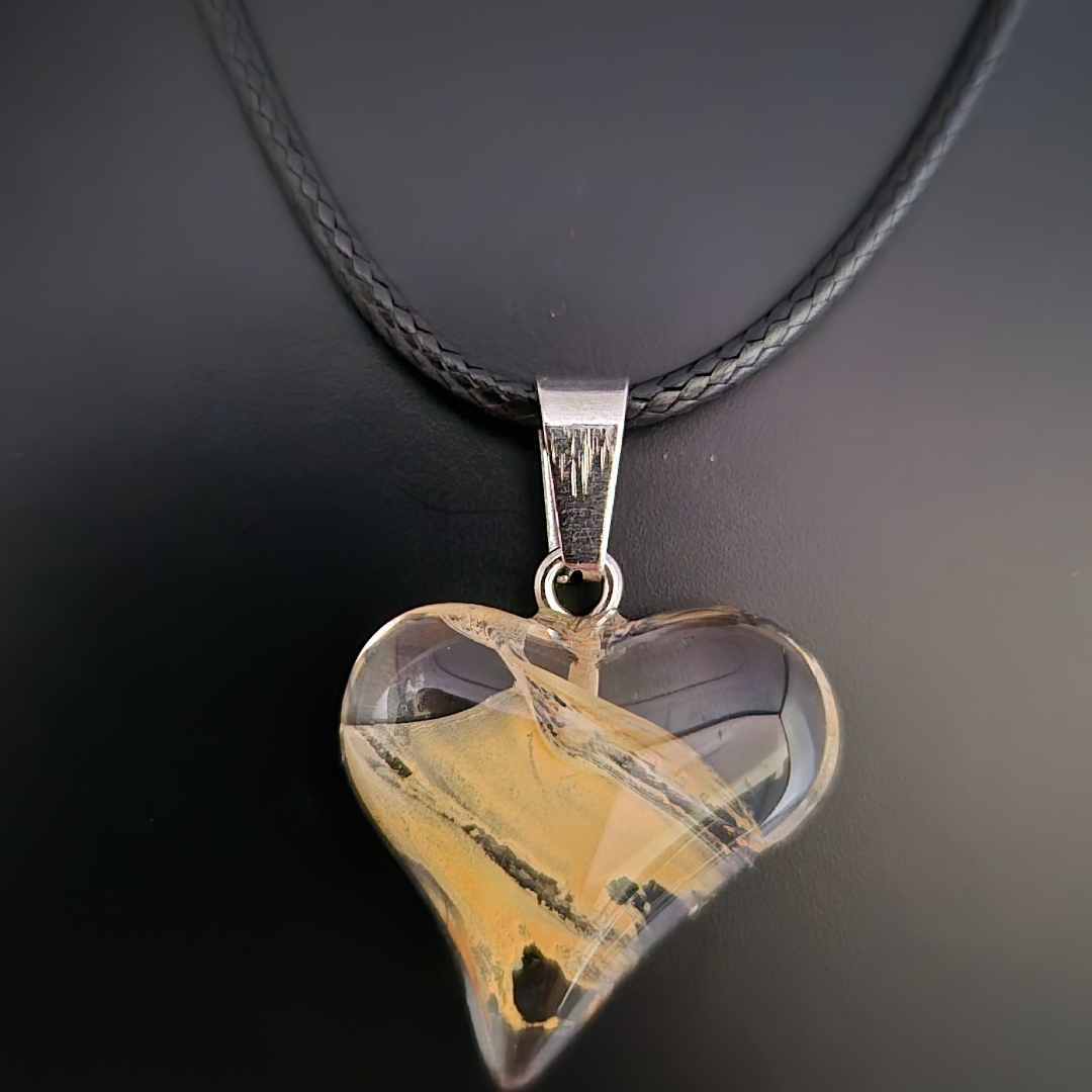 Geschwungenes Glas - Herz - Beige - Schwarz