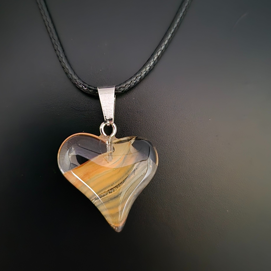 Geschwungenes Glas - Herz - Braun