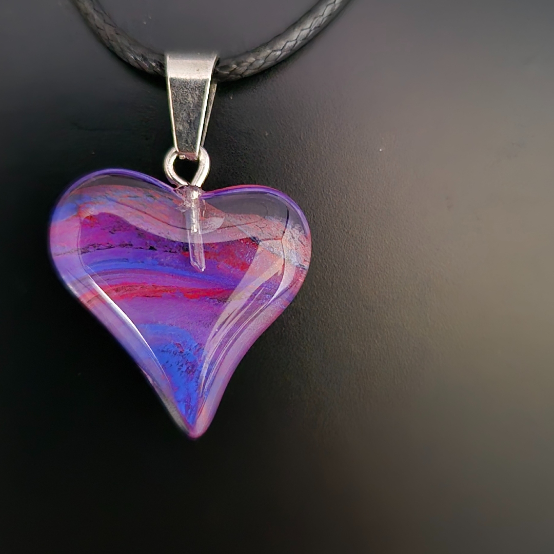 Geschwungenes Glas - Herz - Blau - Rot