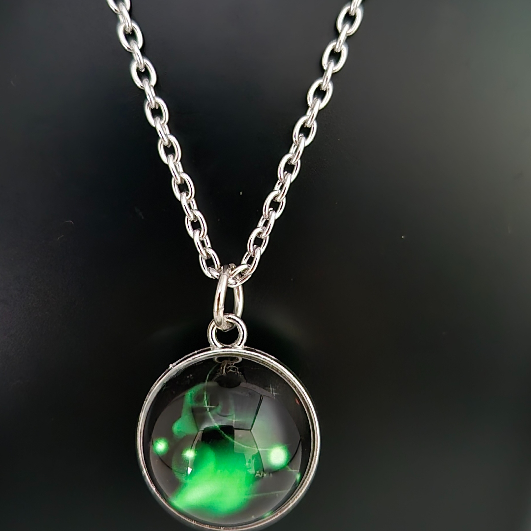 Edelstahlkette mit Weltall - Nebel - Grün - Glas