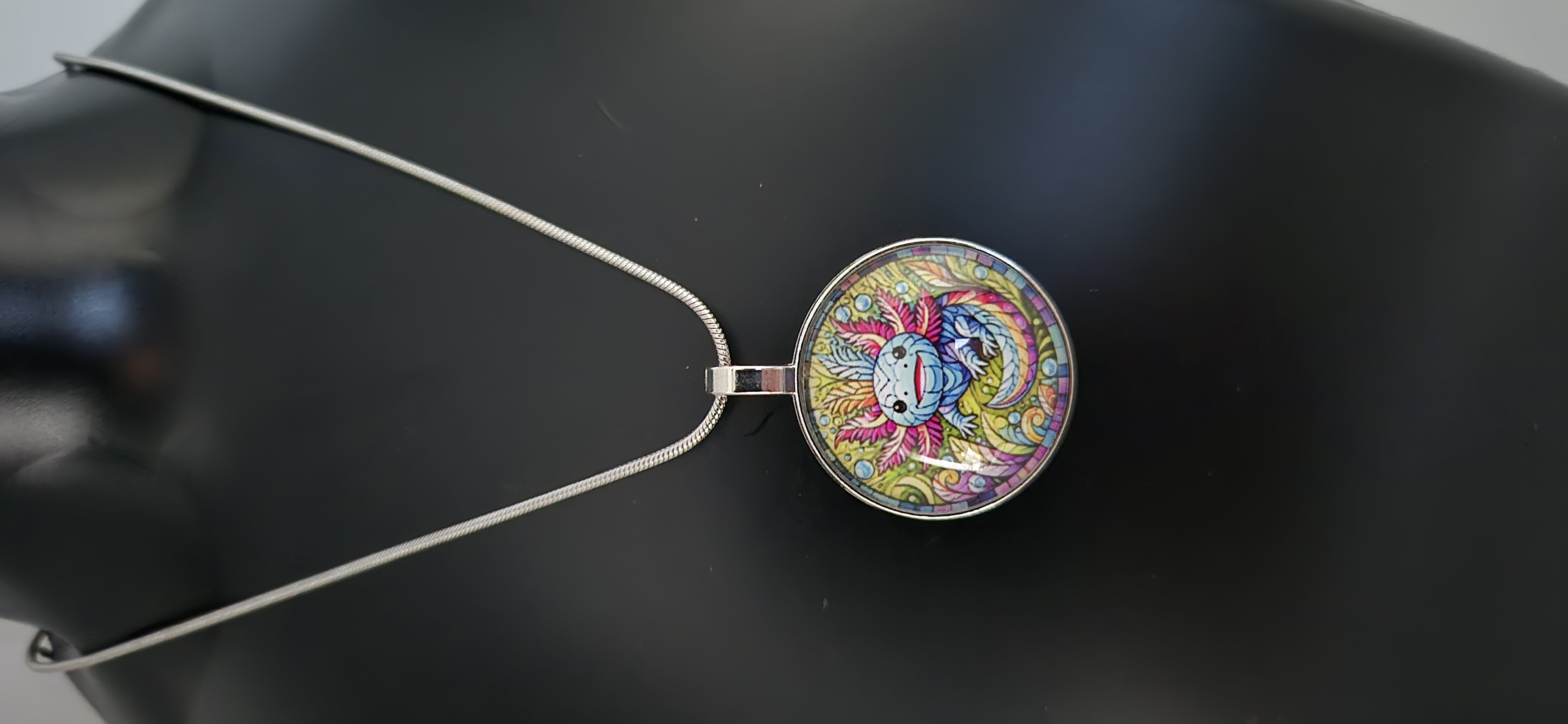 Edelstahlkette mit  - Glasanhänger - Axolotl