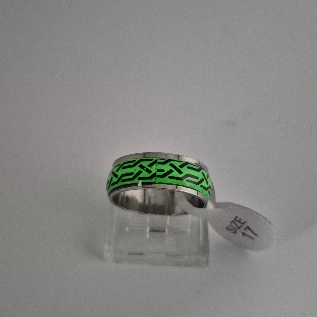 Edelstahlring - Grün - mit Feinen Strichen - Gr. 17
